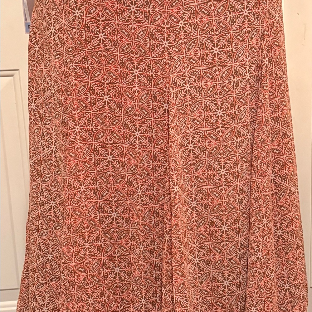 Chic A-Line Skirt - Red and White Pattern
